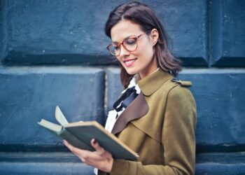 Tìm hoặc tự tạo không gian đọc sách yên tĩnh