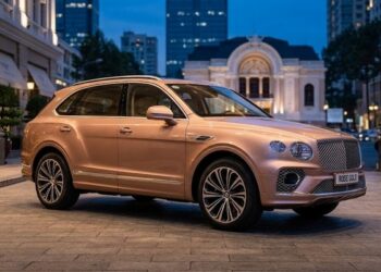 Vua Địa hình Siêu sang – Bentley Bentayga EWB Azure