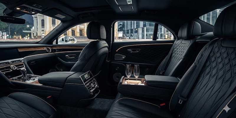 Trải nghiệm Quyền lực Ghế Sau – Nội thất Flying Spur